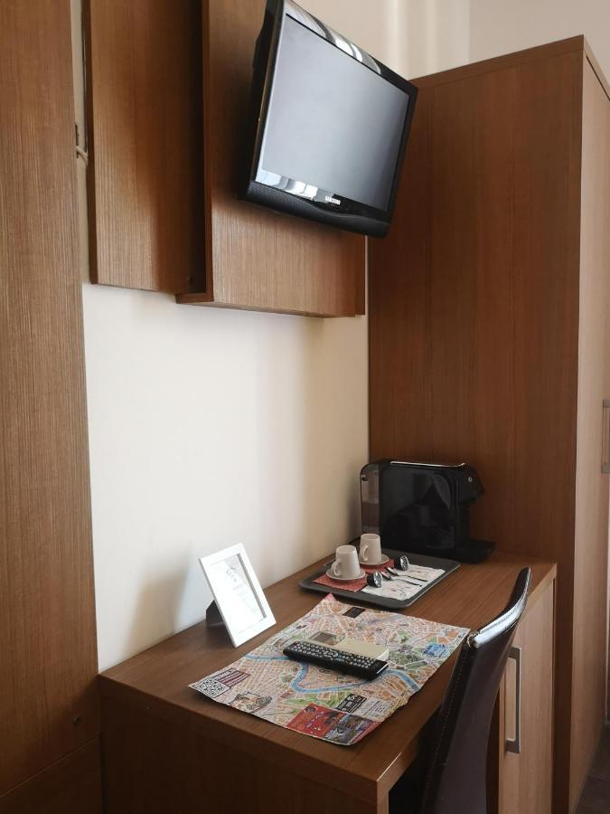 Rome Travellers Hotel Экстерьер фото